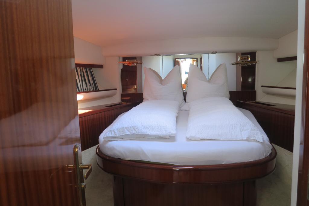 Bateau-hôtel Yacht Summertime 3 Bedrooms *