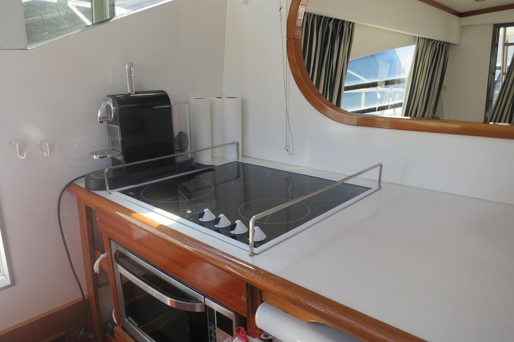Botel Yacht Summertime 3 Bedrooms Menton